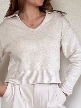 Universal Thread Cream V-Neck Collared Pullover Sweater